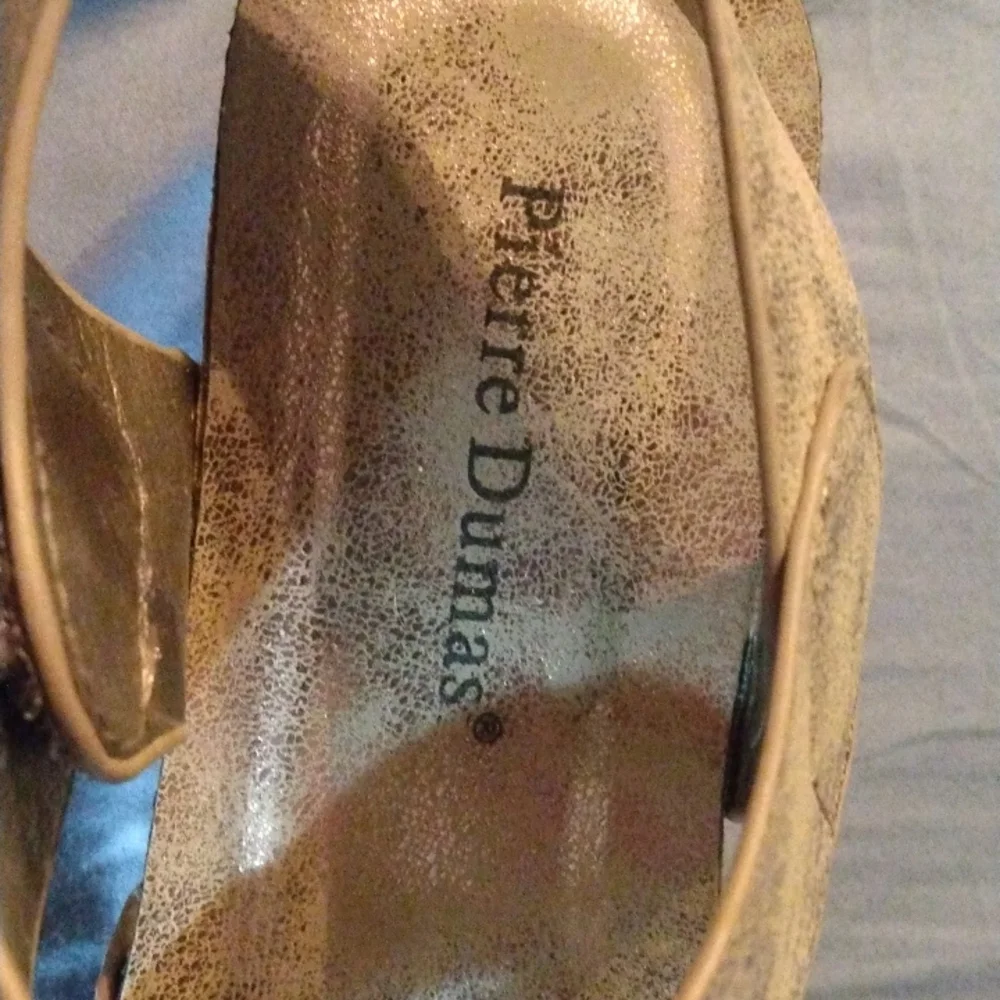 Shoes - Picture 3 of 4